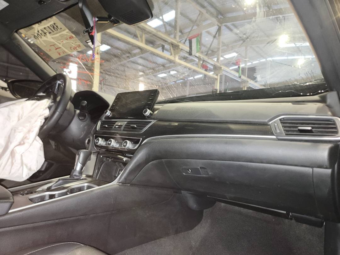 2018 HONDA ACCORD — 111467 Miles — Lot 166246 - Marhaba Auctions Used Cars - Image 5