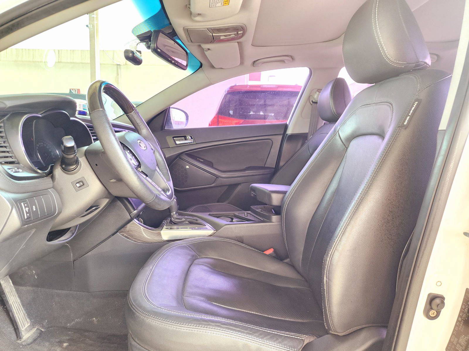 2011 KIA K5 — 159816 KM — Lot 052724 — Souq - Marhaba Auctions Used Cars - Image 9