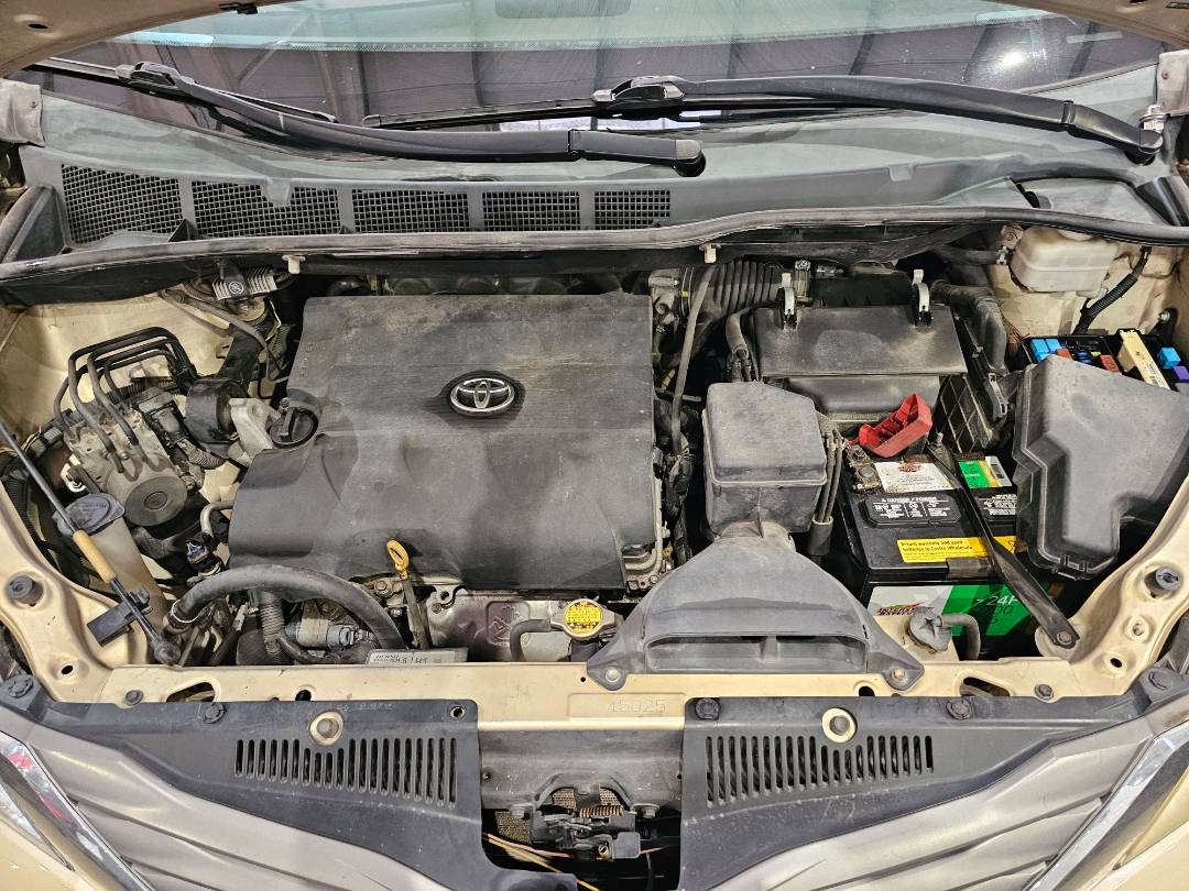 2011 TOYOTA SIENNA — 178736 Miles — Lot S146071 — Main - Marhaba Auctions Used Cars - Image 11