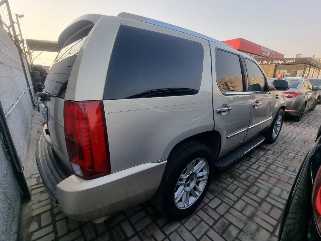 2007 CADILLAC ESCALADE — 244080 Miles — Lot 152562 — Ind. 12 - Marhaba Auctions Used Cars - Image 4