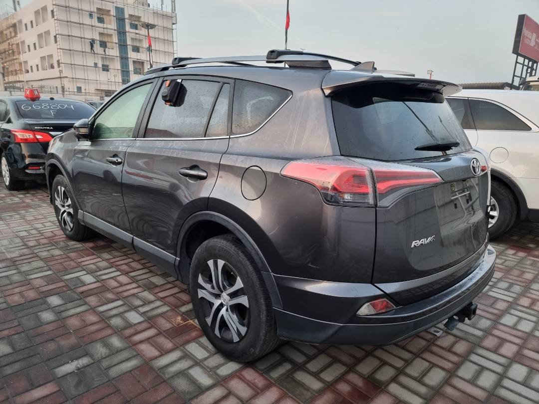 2018 TOYOTA RAV4 — 93763 Miles — Lot 0JJ172555 — Souq - Marhaba Auctions Used Cars - Image 4