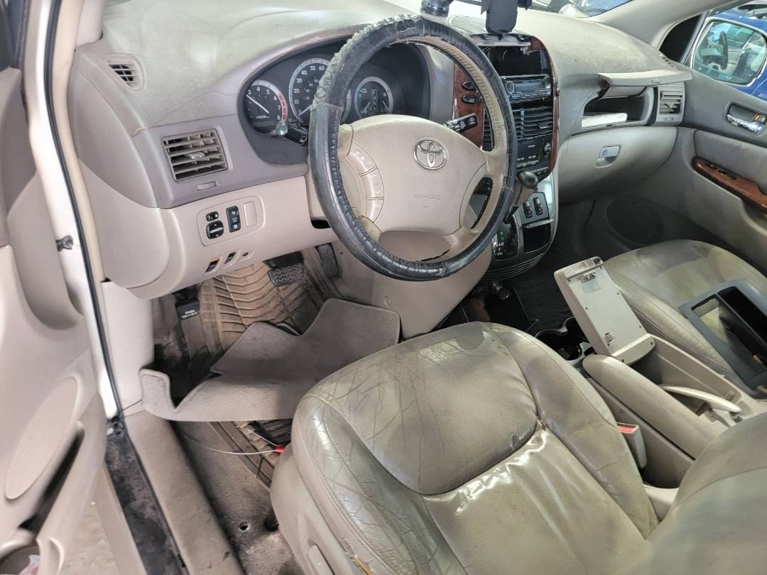 2004 TOYOTA SIENNA — 198527 Miles — Lot 37569322 - Marhaba Auctions Used Cars - Image 8