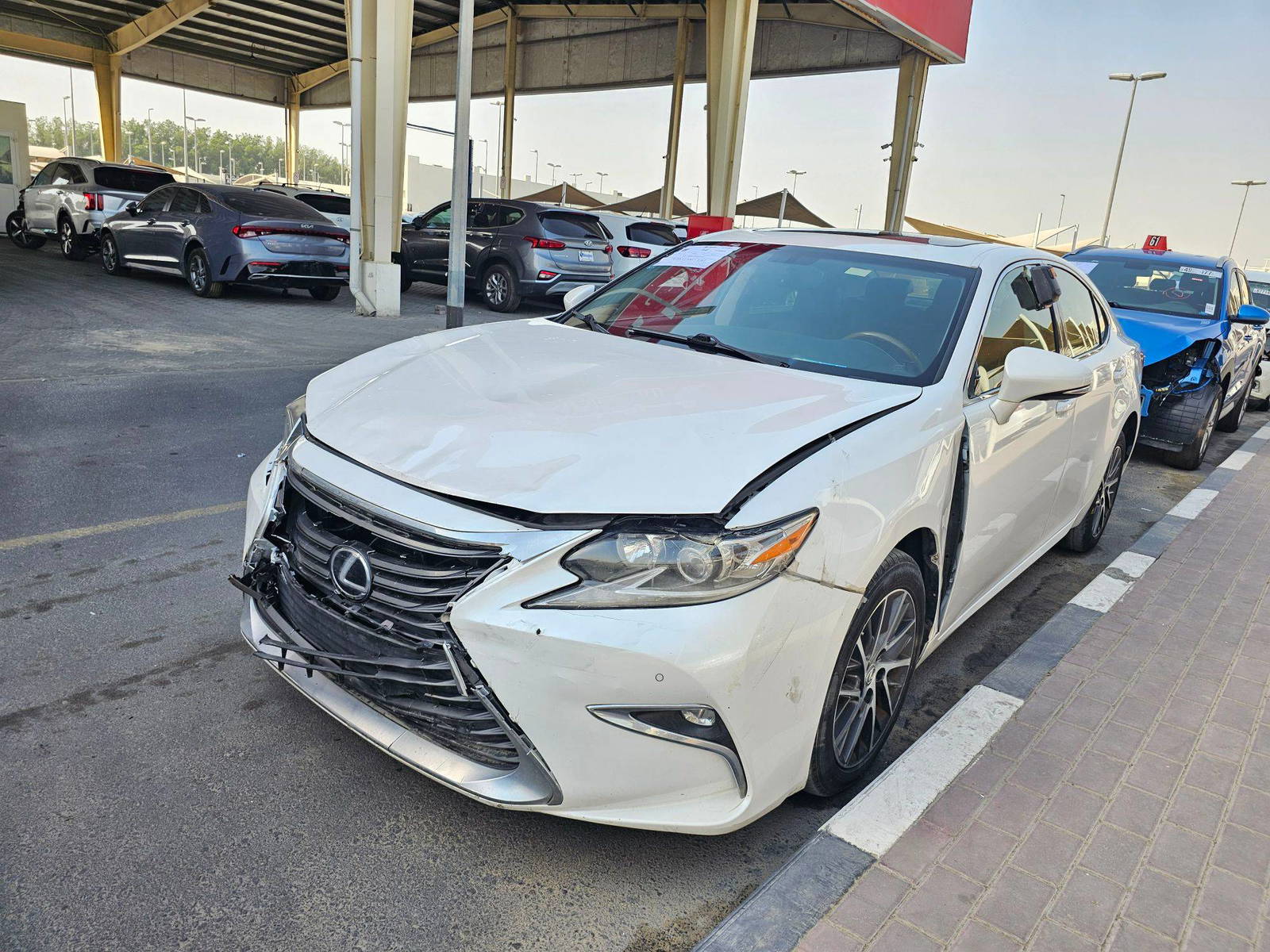 2016 LEXUS ES 350 — 110078 Miles — Lot 2229105 — Souq - Marhaba Auctions Used Cars - Image 4