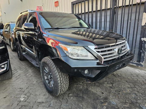LEXUS LX 570