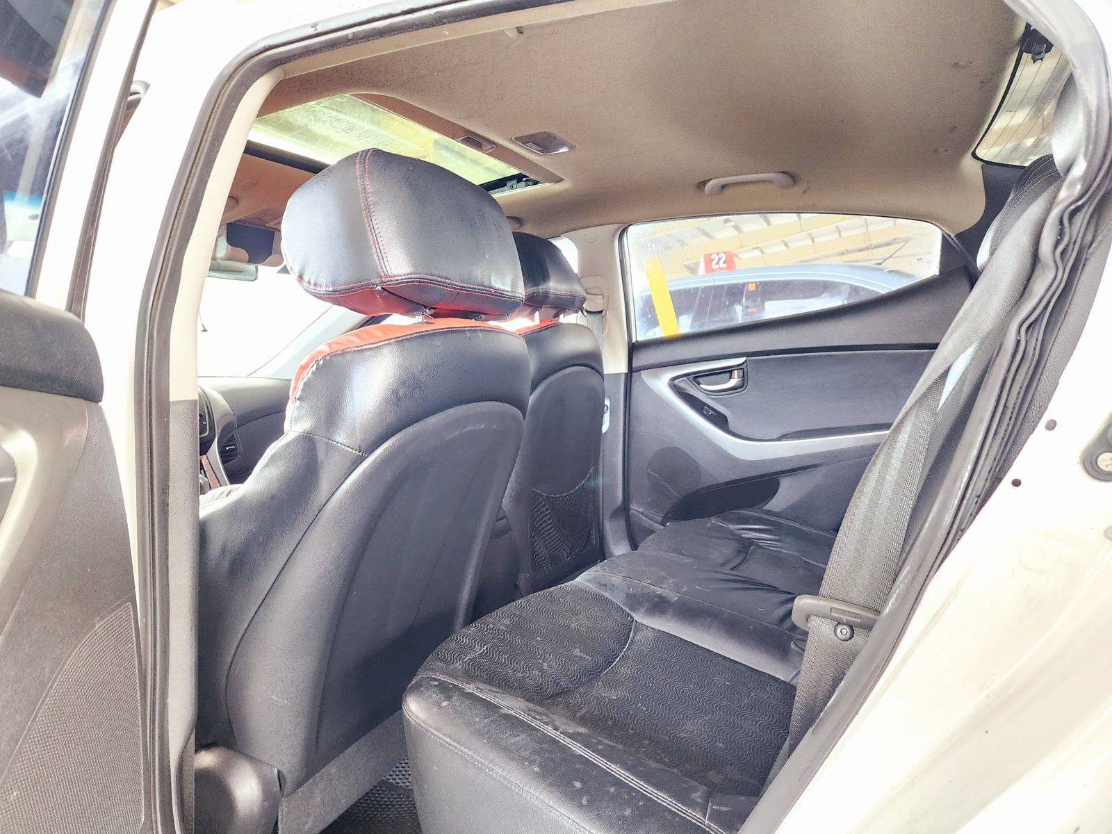 2012 HYUNDAI AVANTE — 170527 KM — Lot 329928 — Souq - Marhaba Auctions Used Cars - Image 6