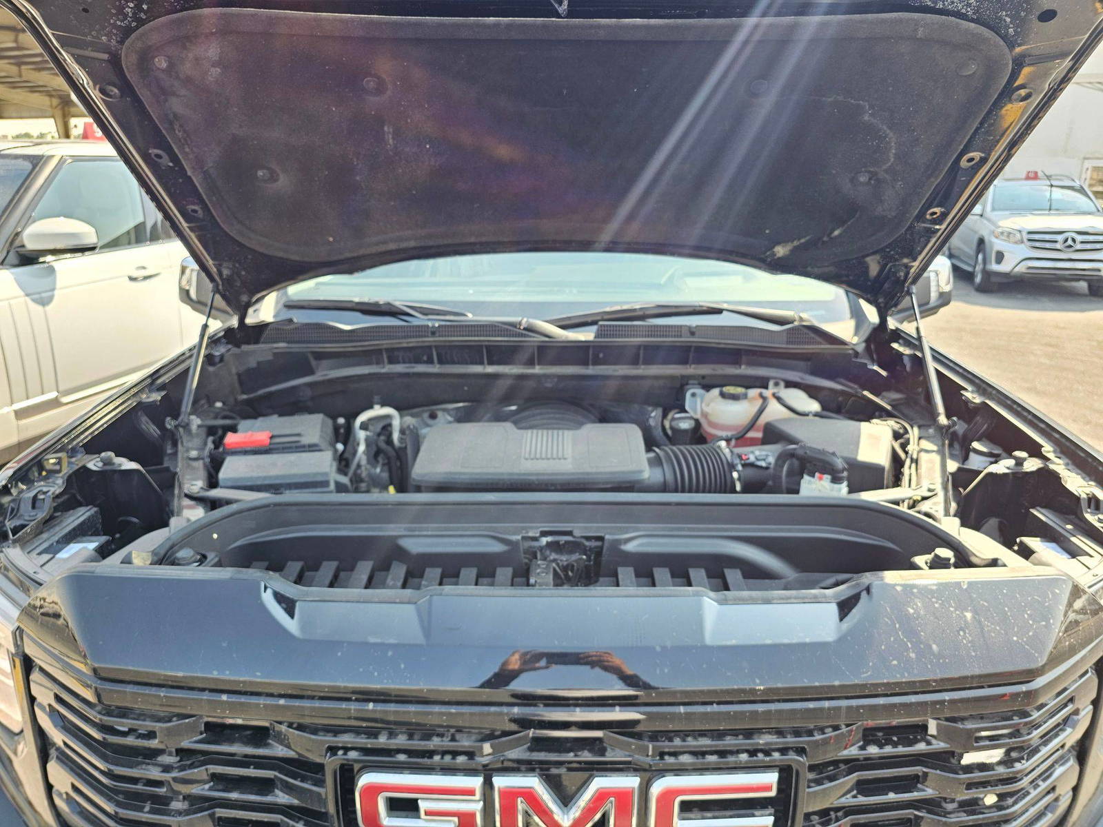 2022 GMC SIERRA — 72959 KM — Lot LXNZ541416 — Souq - Marhaba Auctions Used Cars - Image 13