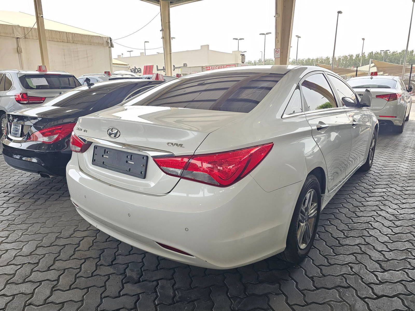 2013 HYUNDAI SONATA — 249535 KM — Lot 556429 — Souq - Marhaba Auctions Used Cars - Image 4