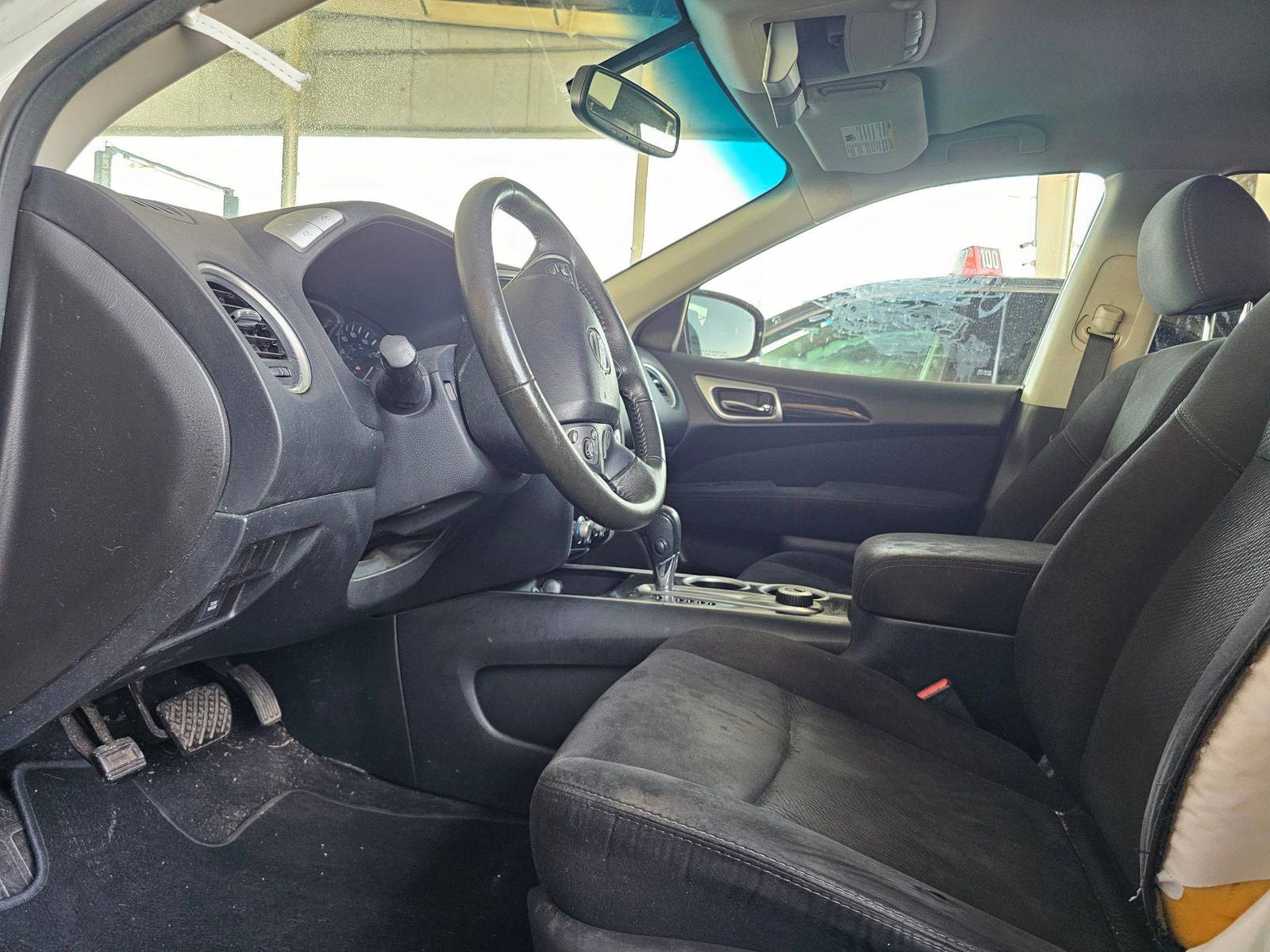 2015 NISSAN PATHFINDER — 156711 Miles — Lot M9FC706759 — Souq - Marhaba Auctions Used Cars - Image 8