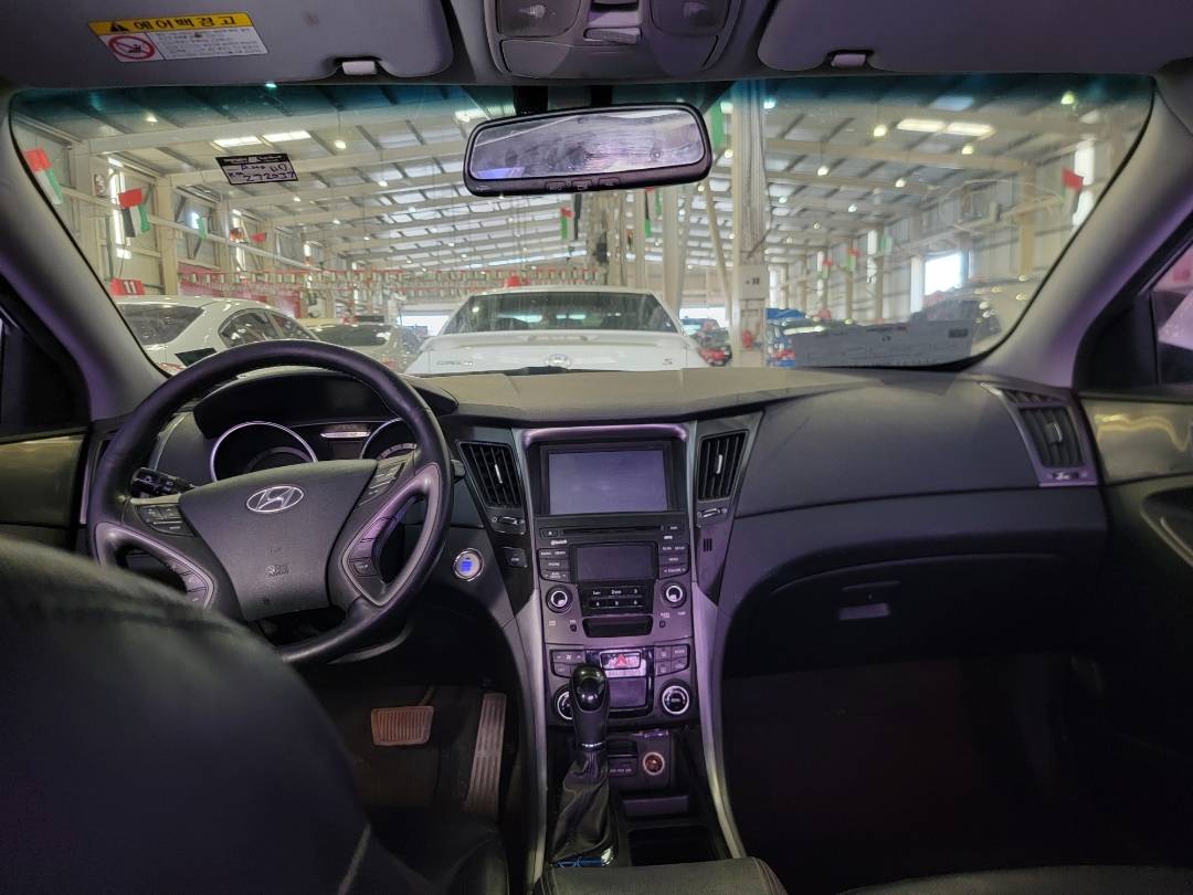 2014 HYUNDAI SONATA — 272037 KM — Lot 068164 — Main - Marhaba Auctions Used Cars - Image 8