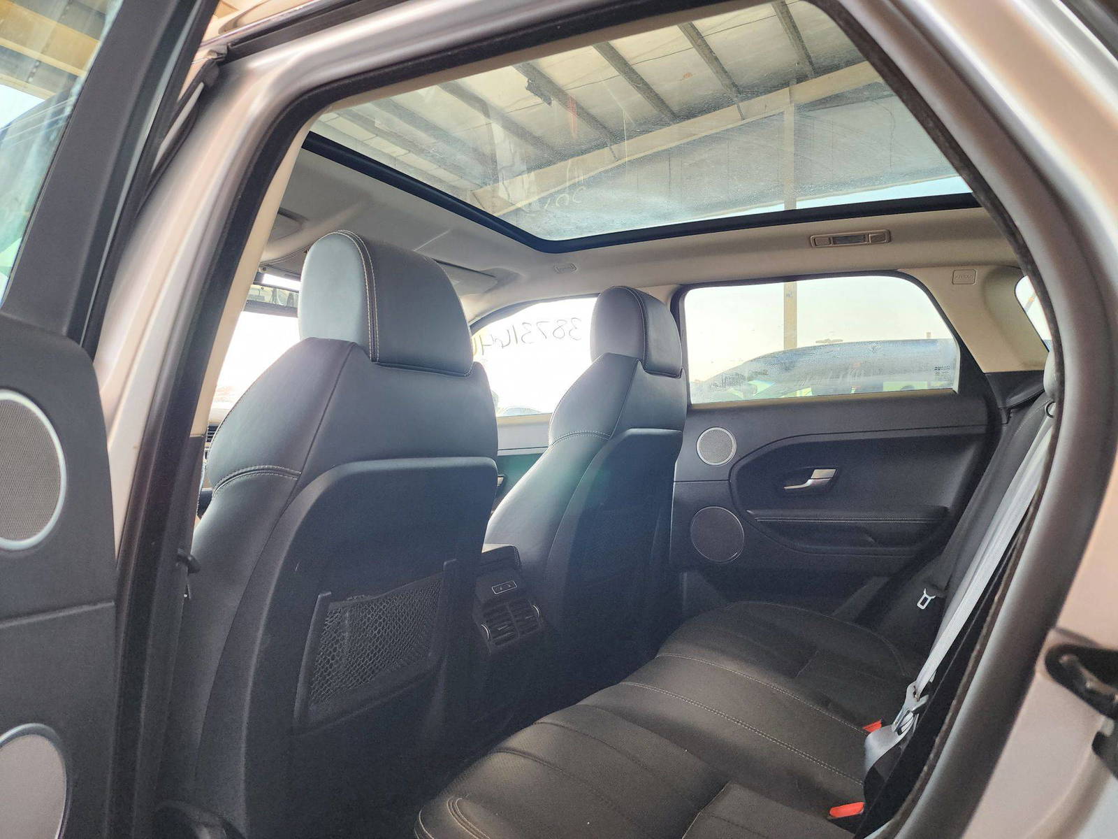 2014 LAND ROVER RANGE ROVER EVOQUE — 125729 Miles — Lot EH860232 — Souq - Marhaba Auctions Used Cars - Image 6