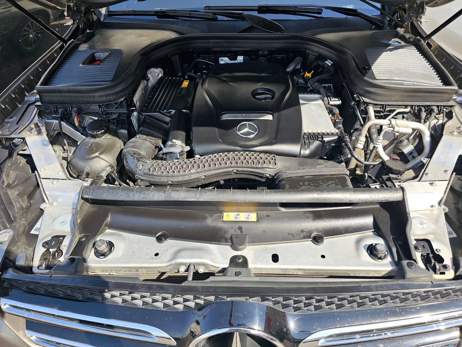 2019 MERCEDES BENZ GLC-300 — 89703 KM — Lot 2KV146418 — Main - Marhaba Auctions Used Cars - Image 11