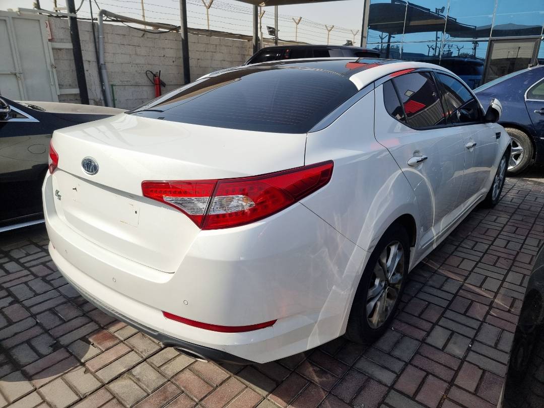 2011 KIA K5 — 178232 KM — Lot 125478 — Main - Marhaba Auctions Used Cars - Image 4