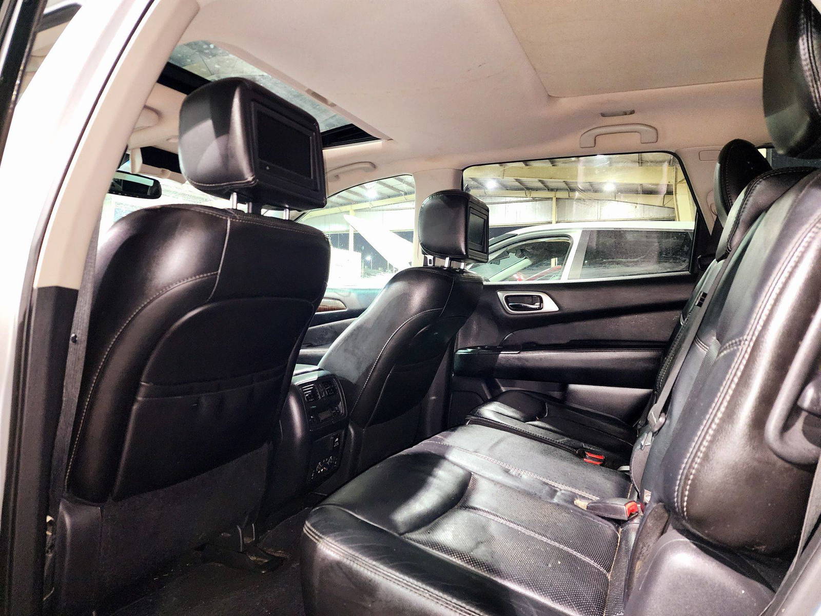 2014 NISSAN PATHFINDER — 166116 Miles — Lot 73159934 — Souq - Marhaba Auctions Used Cars - Image 6