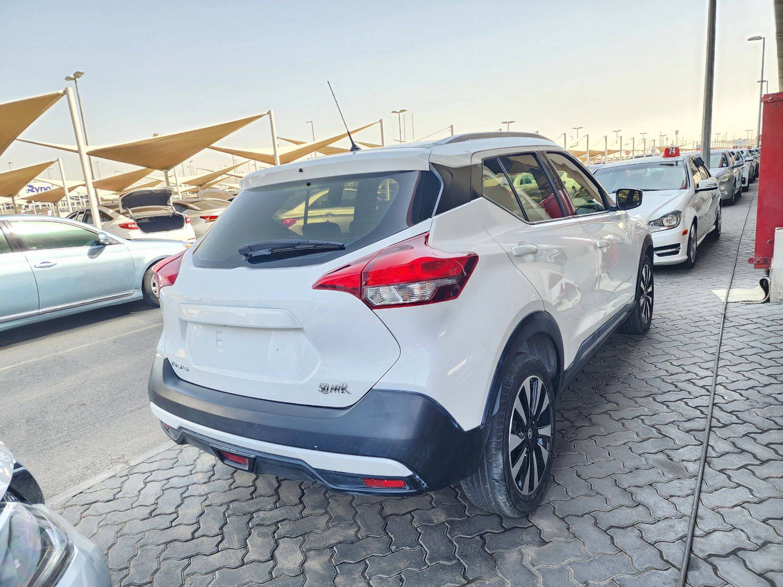 2018 NISSAN KICKS — 104986 KM — Lot 215487 — Souq - Marhaba Auctions Used Cars - Image 3