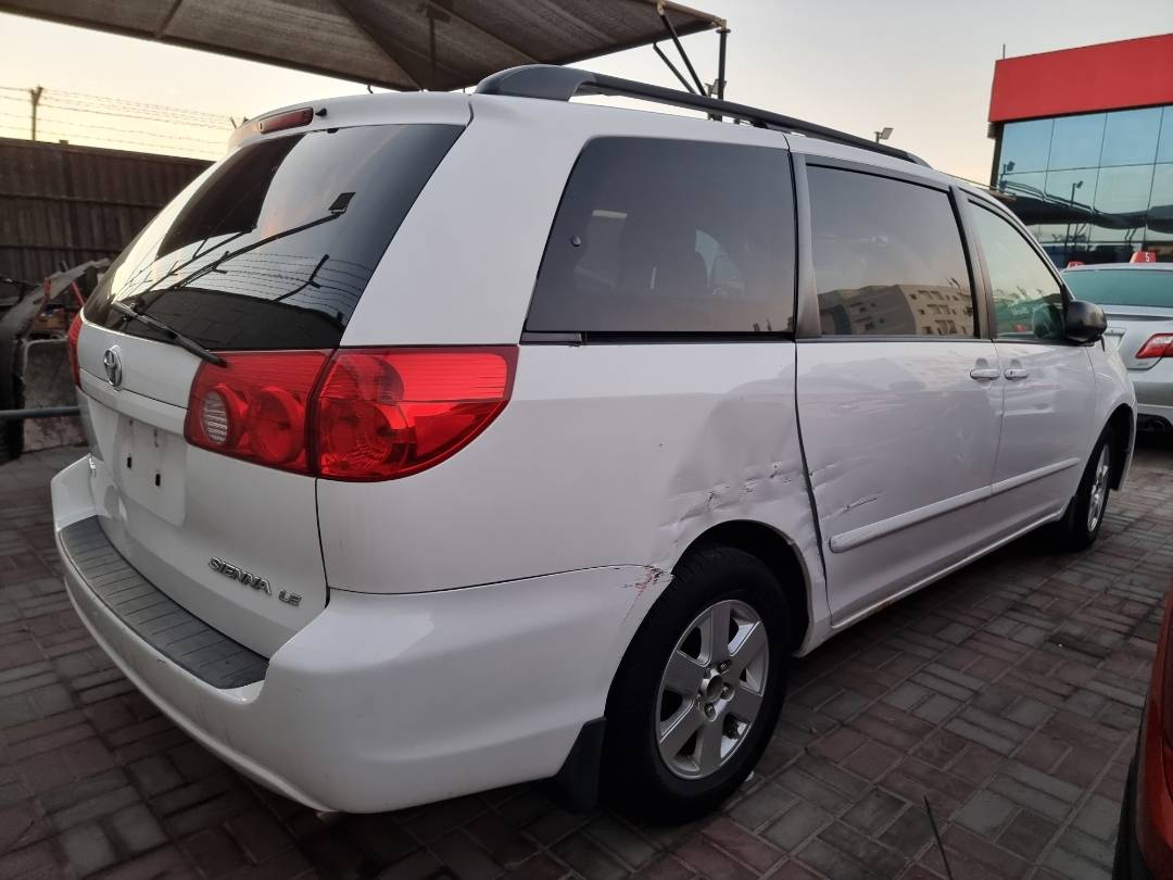 2009 TOYOTA SIENNA — 189053 Miles — Lot 125487 — Main - Marhaba Auctions Used Cars - Image 4