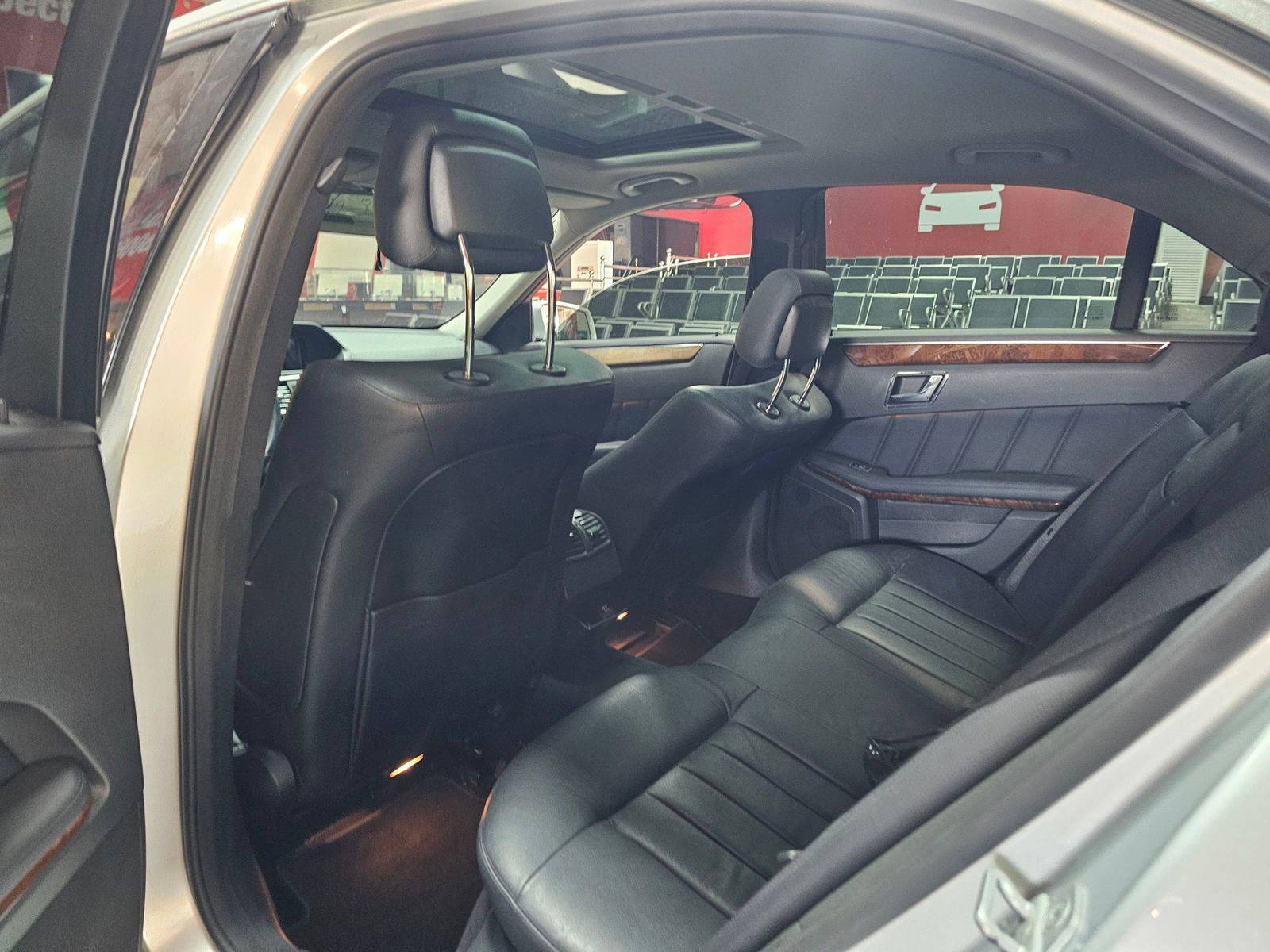 MERCEDES BENZ E-300 2011 - Marhaba Auction Used Cars - Image 7