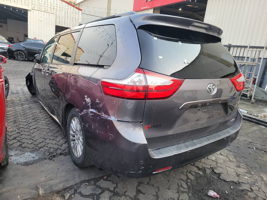 2015 TOYOTA SIENNA — 207787 Miles — Lot FS686664 — Main - Marhaba Auctions Used Cars - Image 4