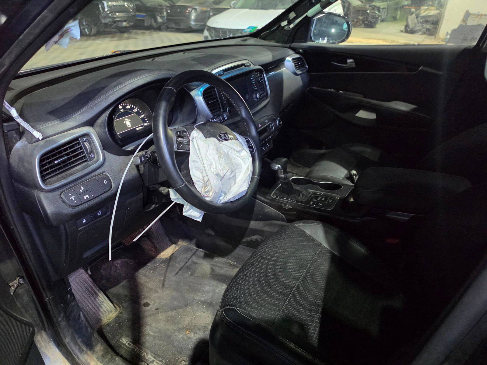KIA SORENTO 2019 - Marhaba Auction Used Cars - Image 8