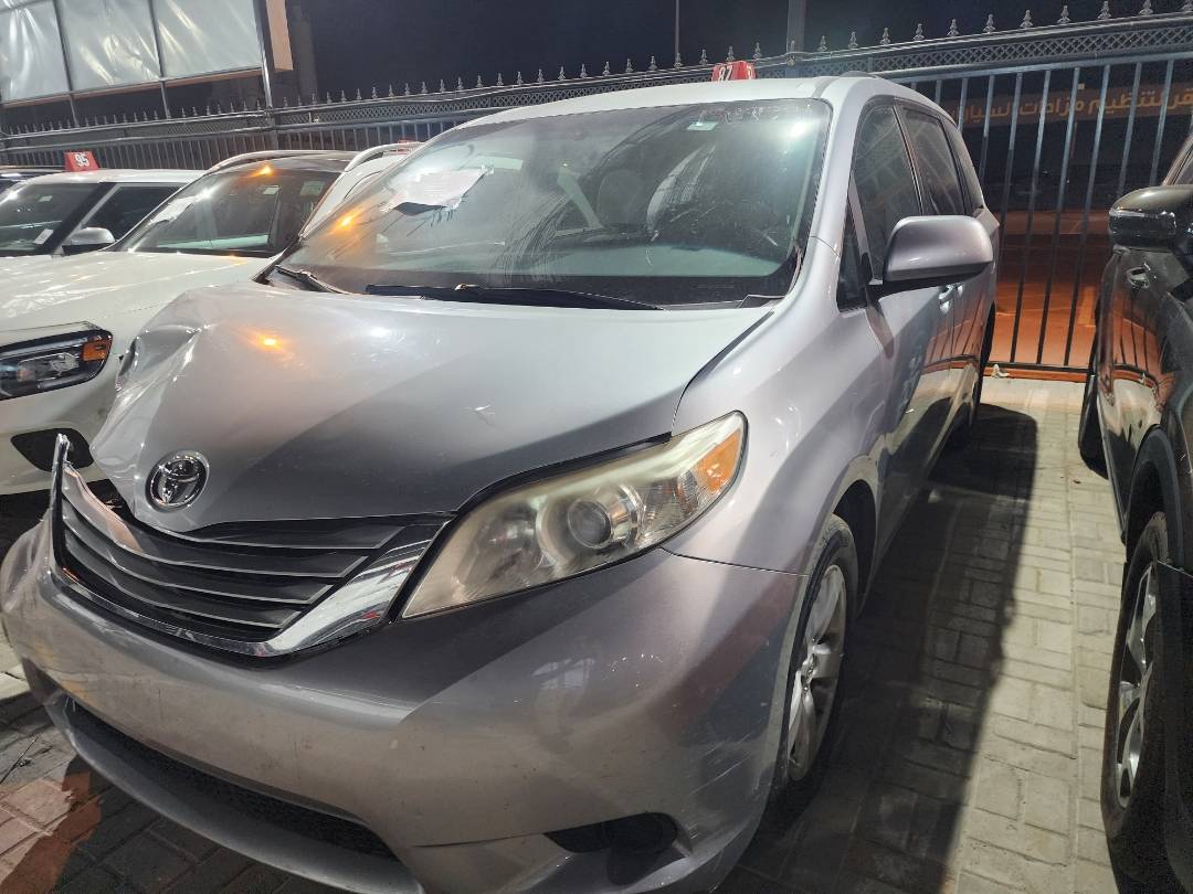 TOYOTA SIENNA