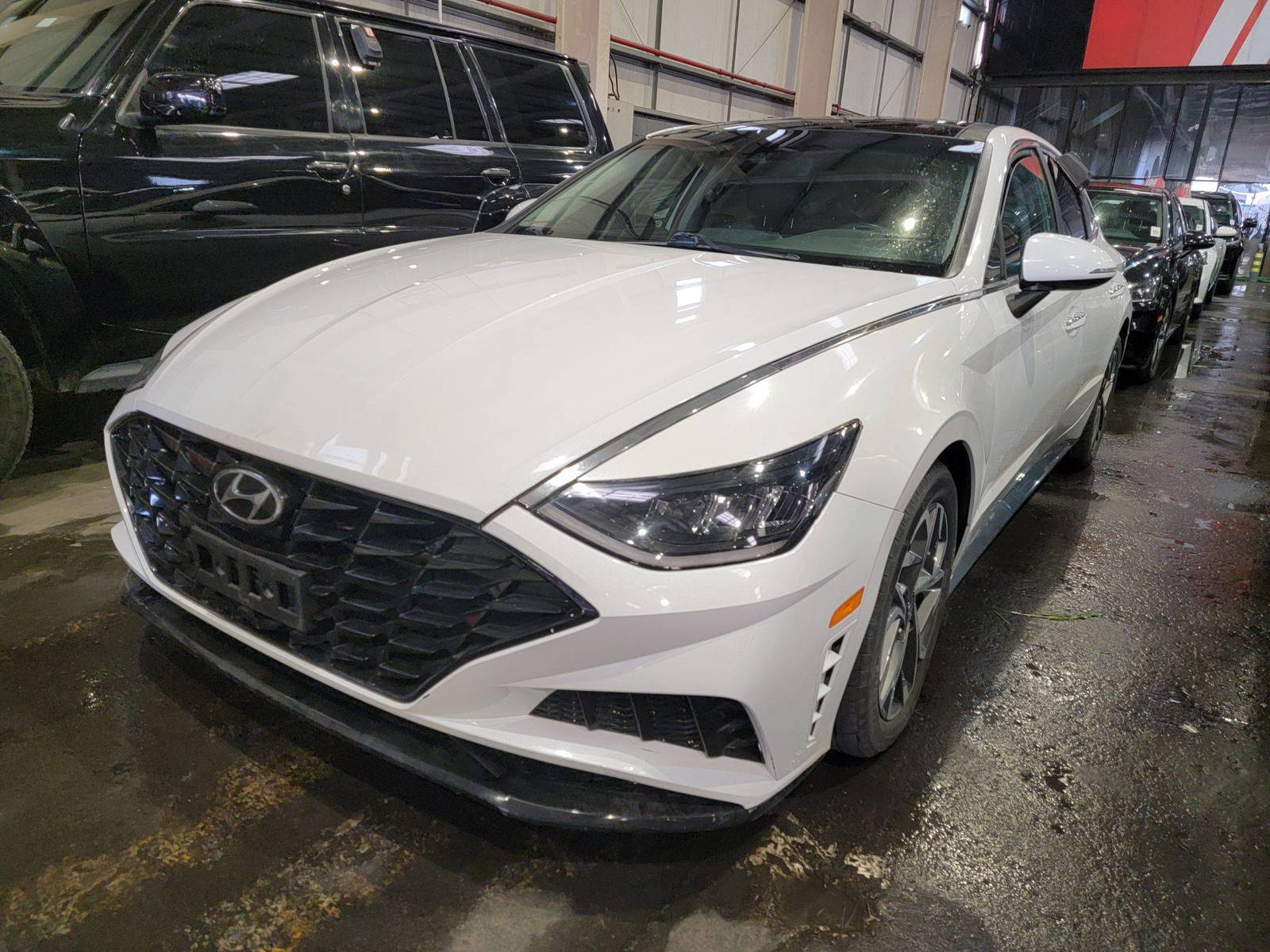 2022 HYUNDAI SONATA — sold — 48041 KM — Lot A197906 — Main - Marhaba Auctions Used Cars - Image 3