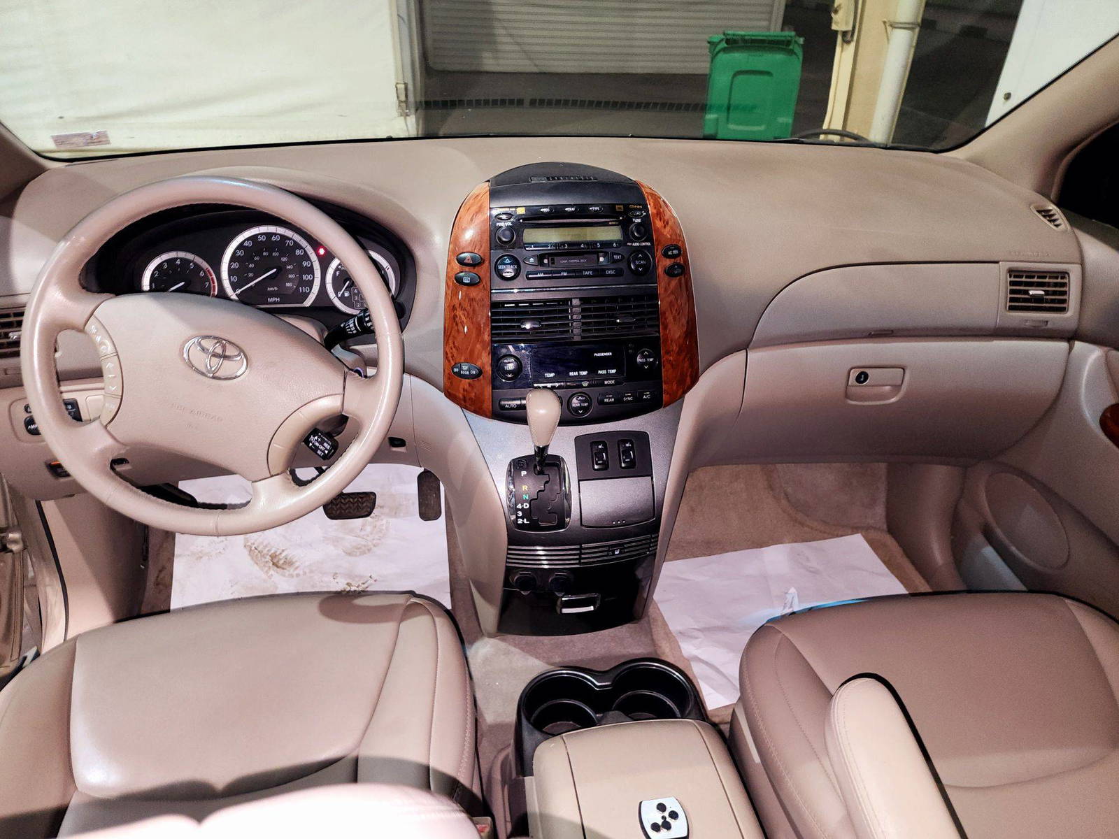 2004 TOYOTA SIENNA — 241372 Miles — Lot S019721 — Souq - Marhaba Auctions Used Cars - Image 7