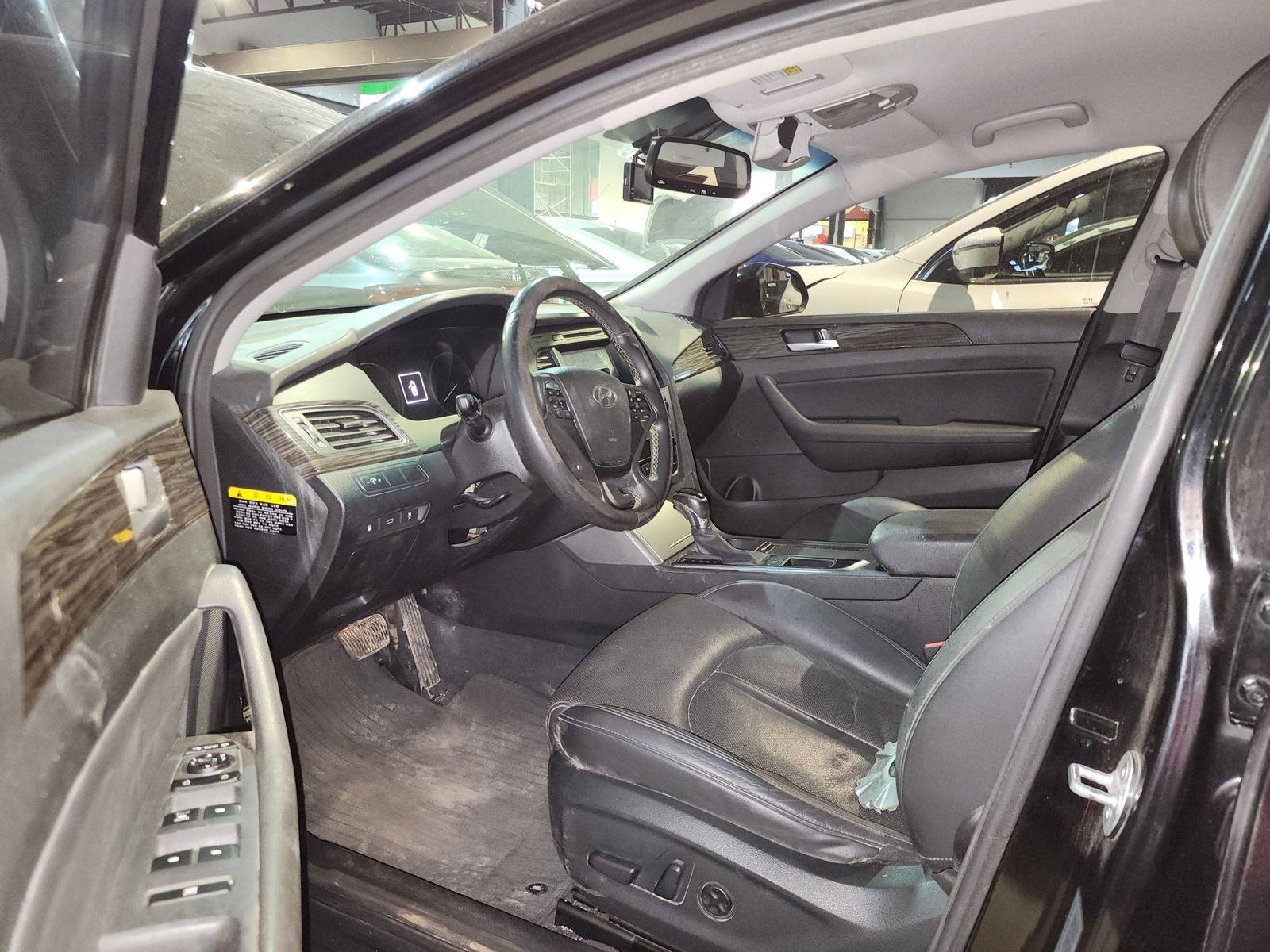 2015 HYUNDAI SONATA — 193237 KM — Lot 043057 — Main - Marhaba Auctions Used Cars - Image 9