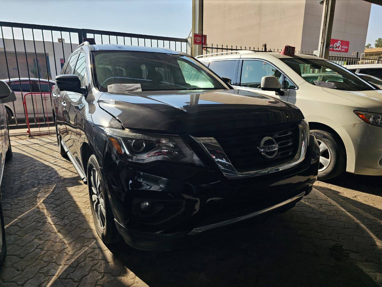 Nissan Pathfinder 2019 view 2