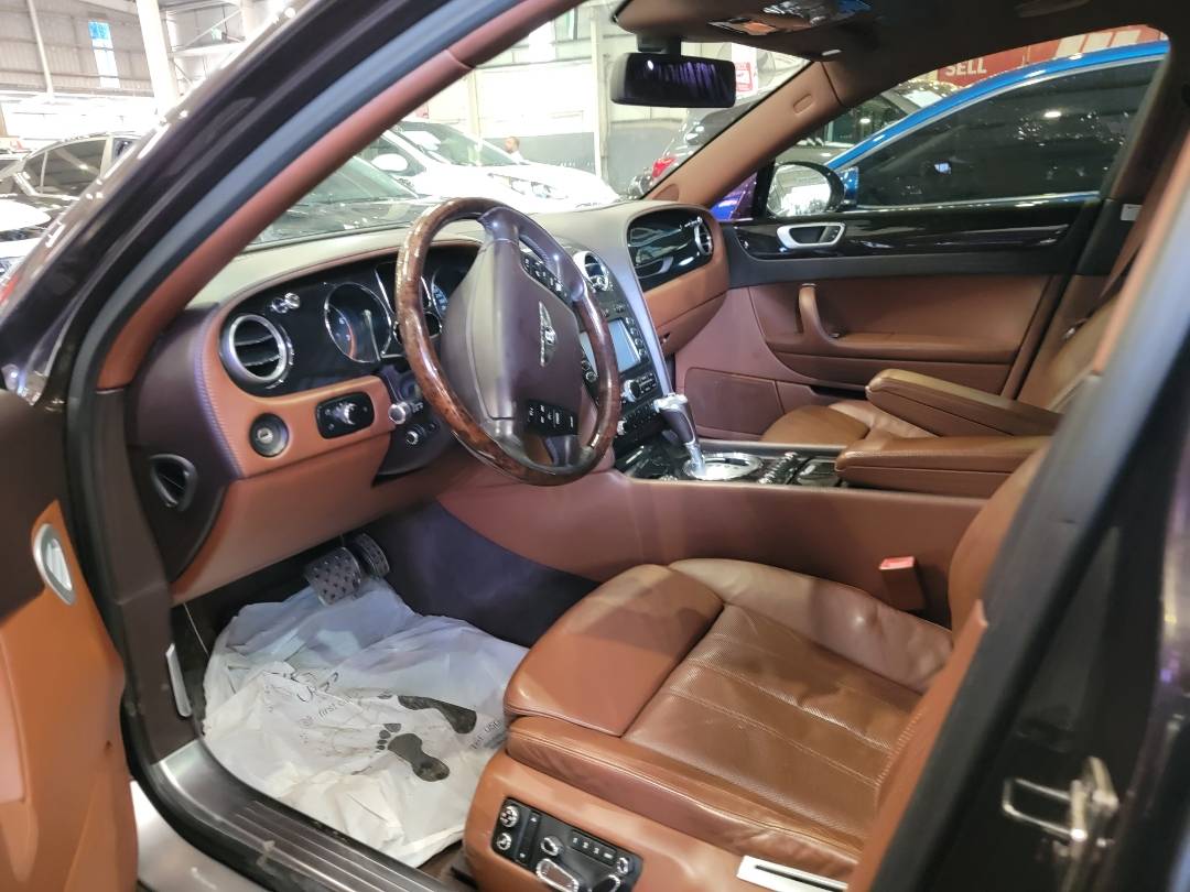 2011 BENTLEY Flying Spur V12 — 197493 KM — Lot 6BC068114 — Main - Marhaba Auctions Used Cars - Image 6