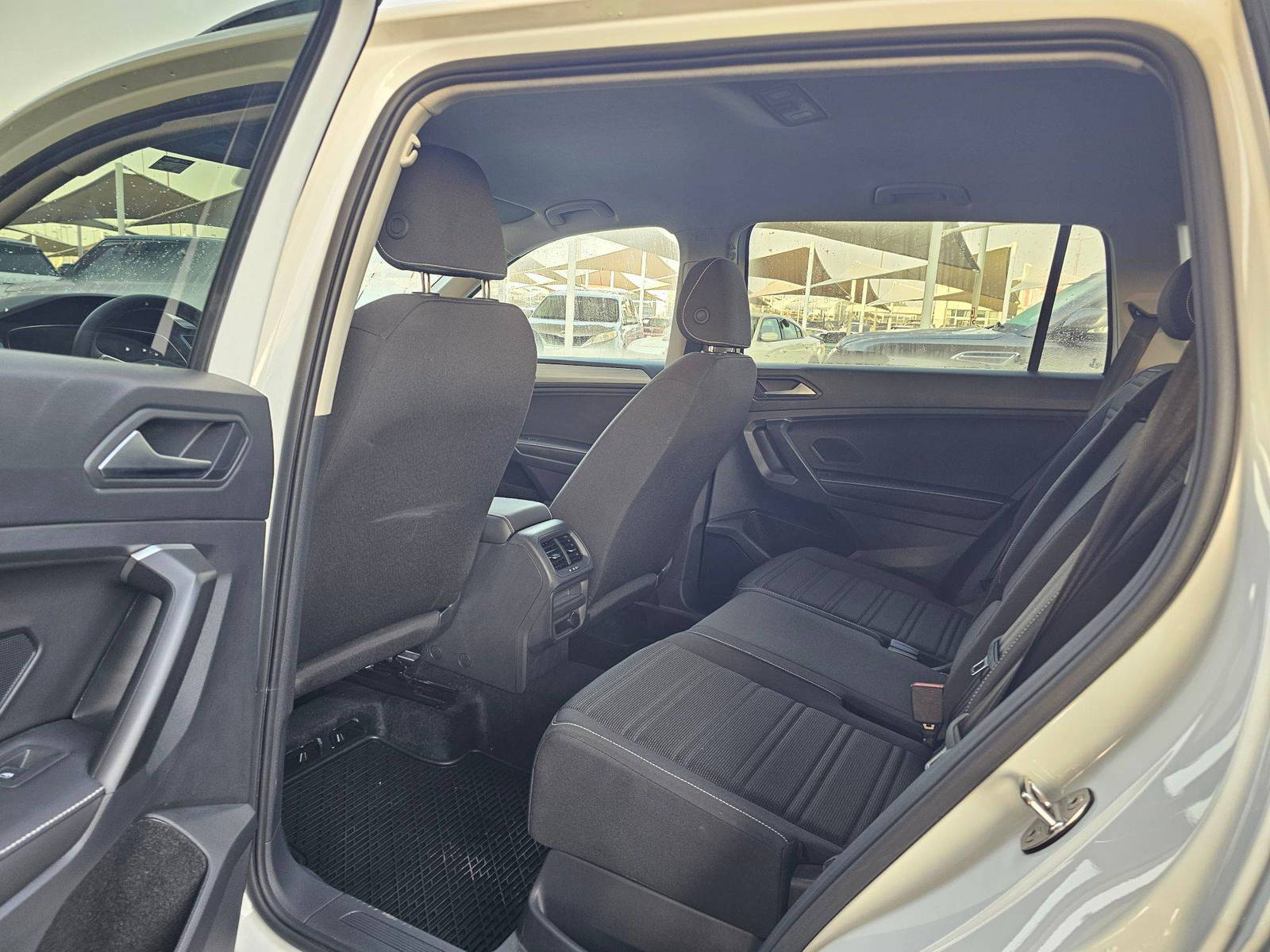 2024 VOLKSWAGEN TIGUAN — 1187 Miles — Lot M038318 — Souq - Marhaba Auctions Used Cars - Image 6