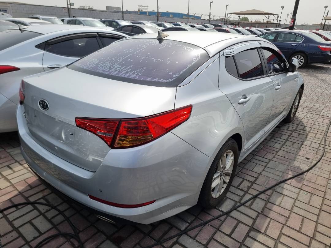 2011 KIA K5 — 111486 KM — Lot 165029 — Souq - Marhaba Auctions Used Cars - Image 4