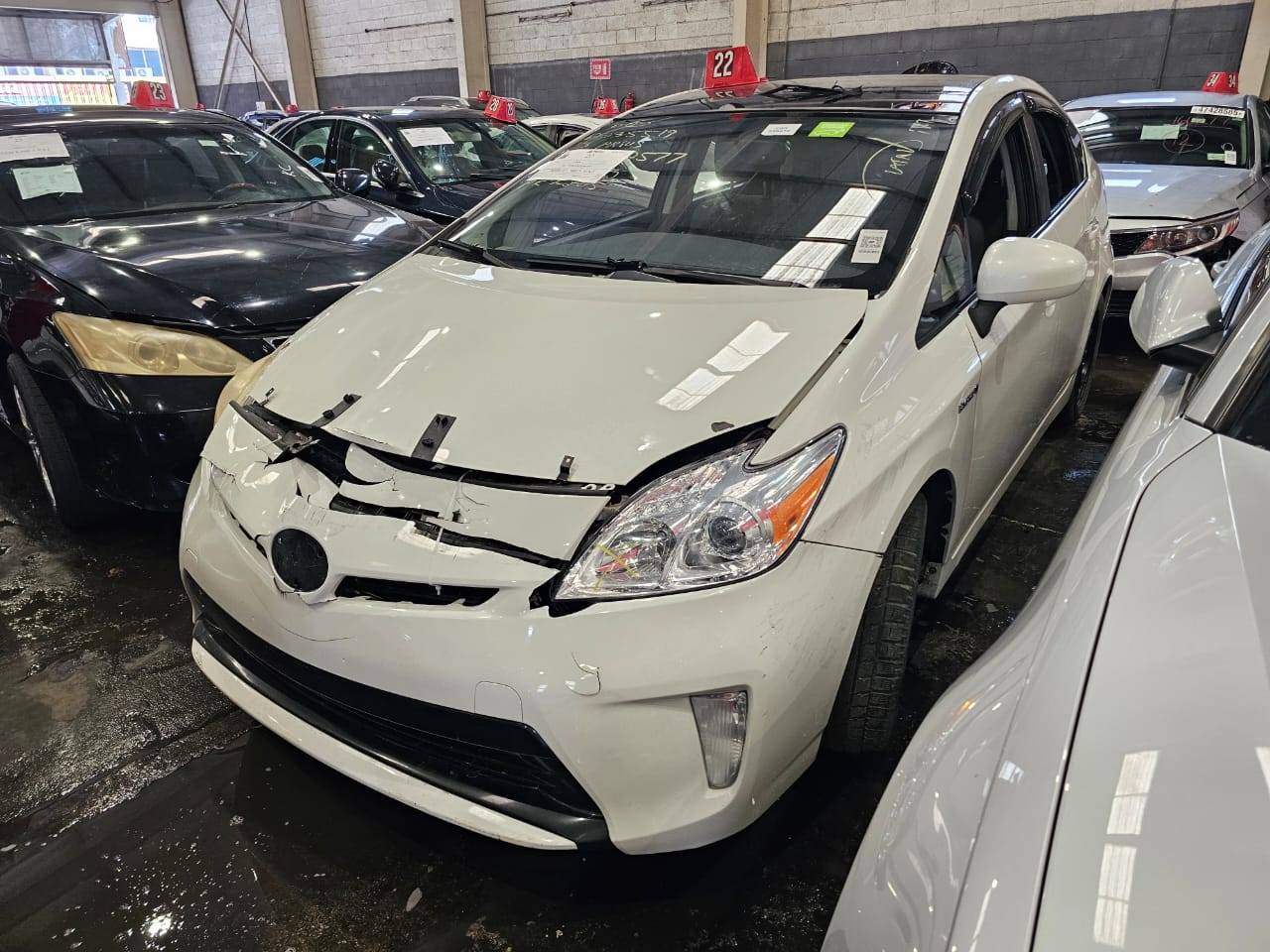 2013 TOYOTA PRIUS — 179974 KM — Lot 5552577 — Main - Marhaba Auctions Used Cars - Image 4