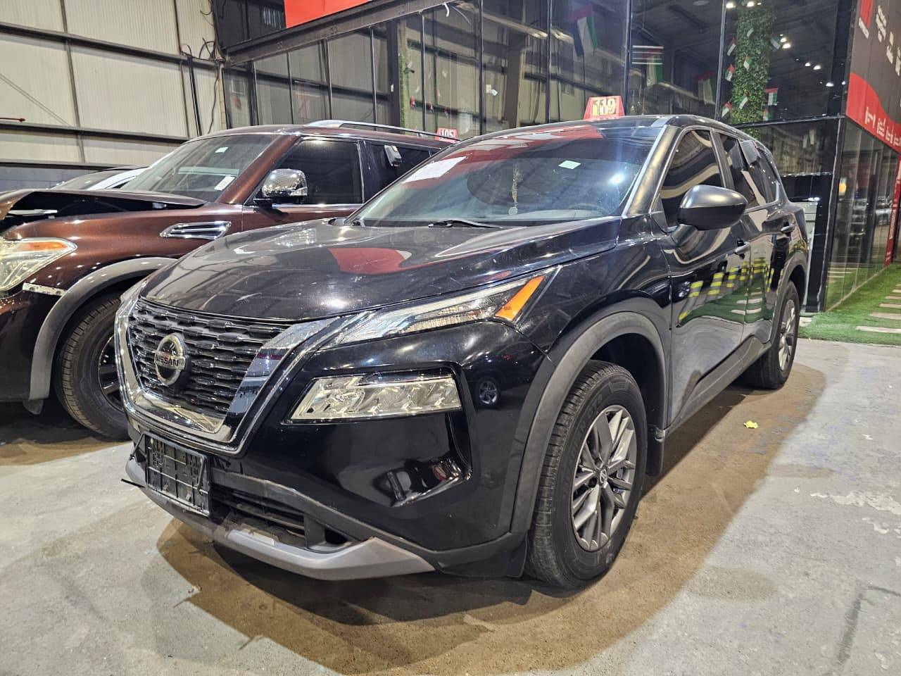 NISSAN ROGUE 2021 view 2