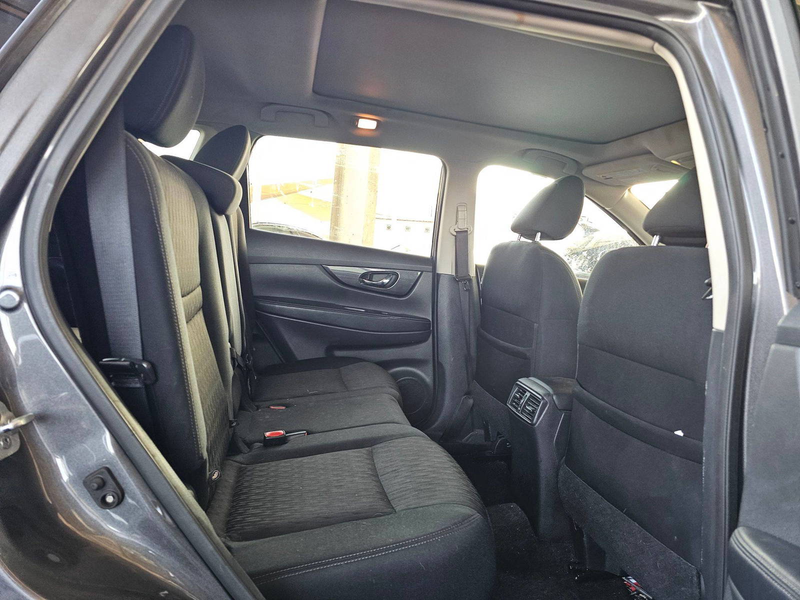 NISSAN ROGUE 2017 - Marhaba Auction Used Cars - Image 5