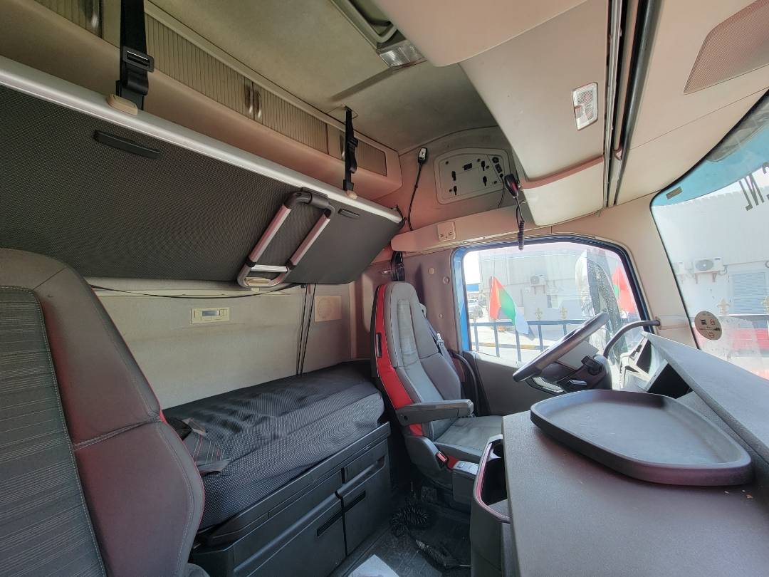 2015 VOLVO FH-Series — 1154603 KM — Lot 733990 — Main - Marhaba Auctions Used Cars - Image 9