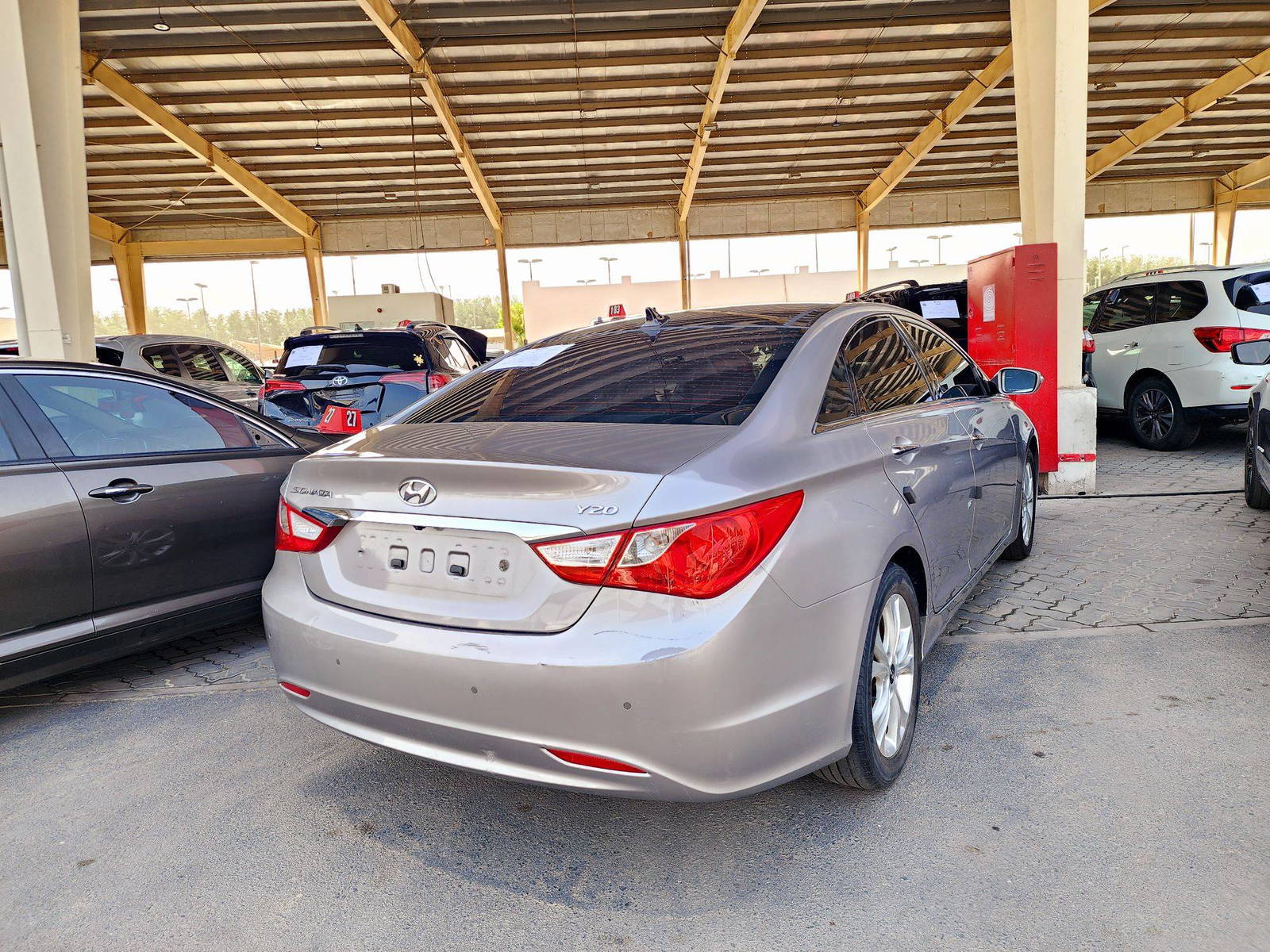 2010 HYUNDAI SONATA — 116799 KM — Lot AA021221 — Souq - Marhaba Auctions Used Cars - Image 3