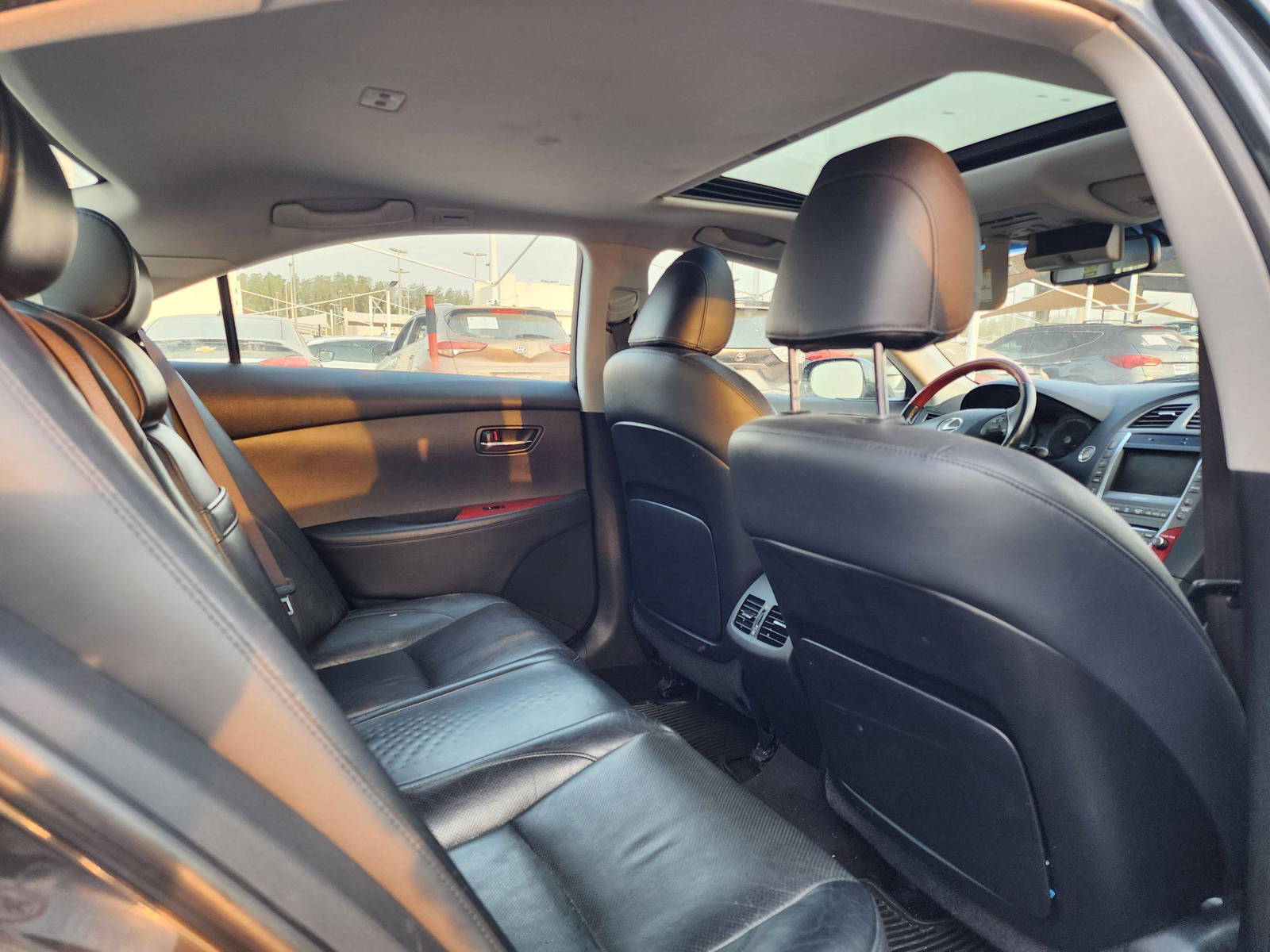 2009 LEXUS ES 350 — 177312 Miles — Lot 46575504 — Souq - Marhaba Auctions Used Cars - Image 5