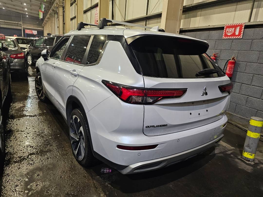 2022 MITSUBISHI OUTLANDER — 82795 Miles — Lot 42087536 — Main - Marhaba Auctions Used Cars - Image 3