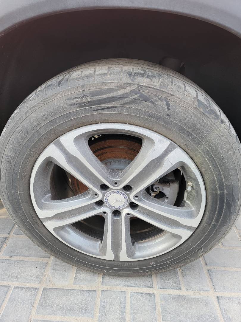 2017 MERCEDES BENZ GLC-300 — 116890 Miles — Lot HF114912 — Main - Marhaba Auctions Used Cars - Image 9