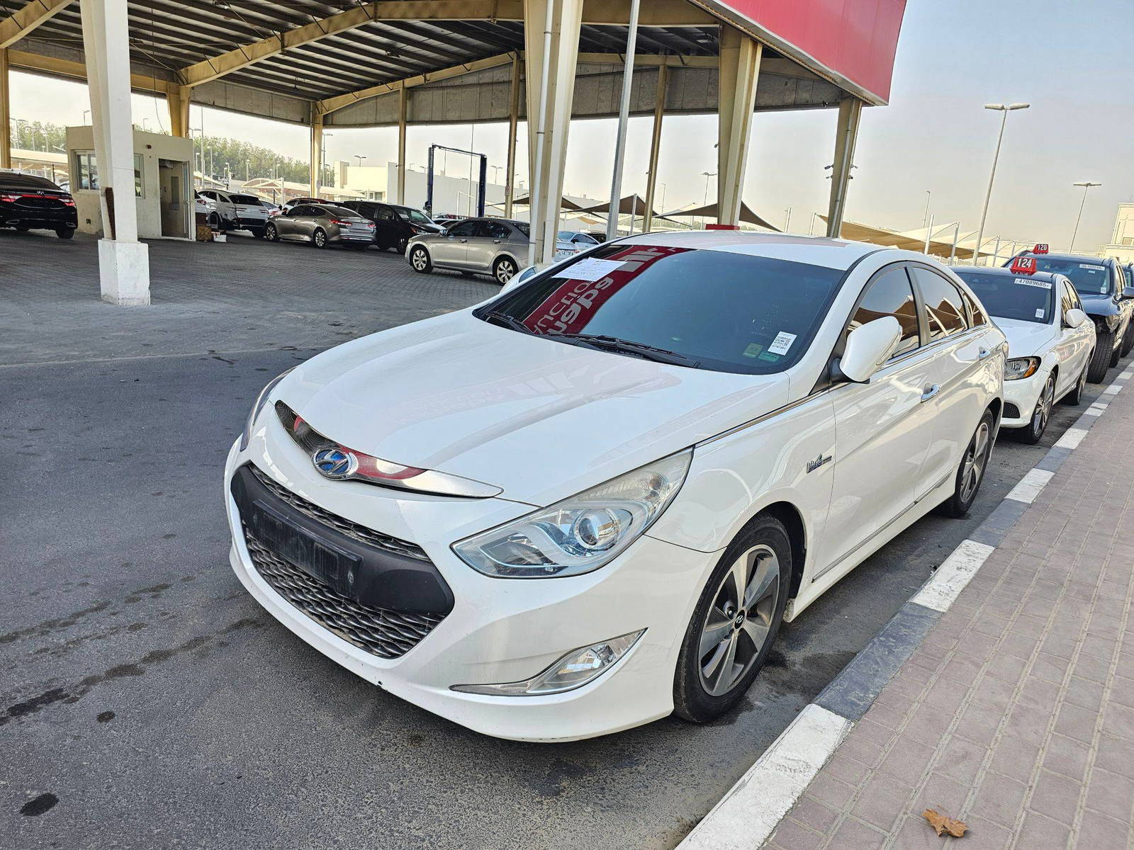 2012 HYUNDAI SONATA — 195169 KM — Lot 008754 — Souq - Marhaba Auctions Used Cars - Image 4