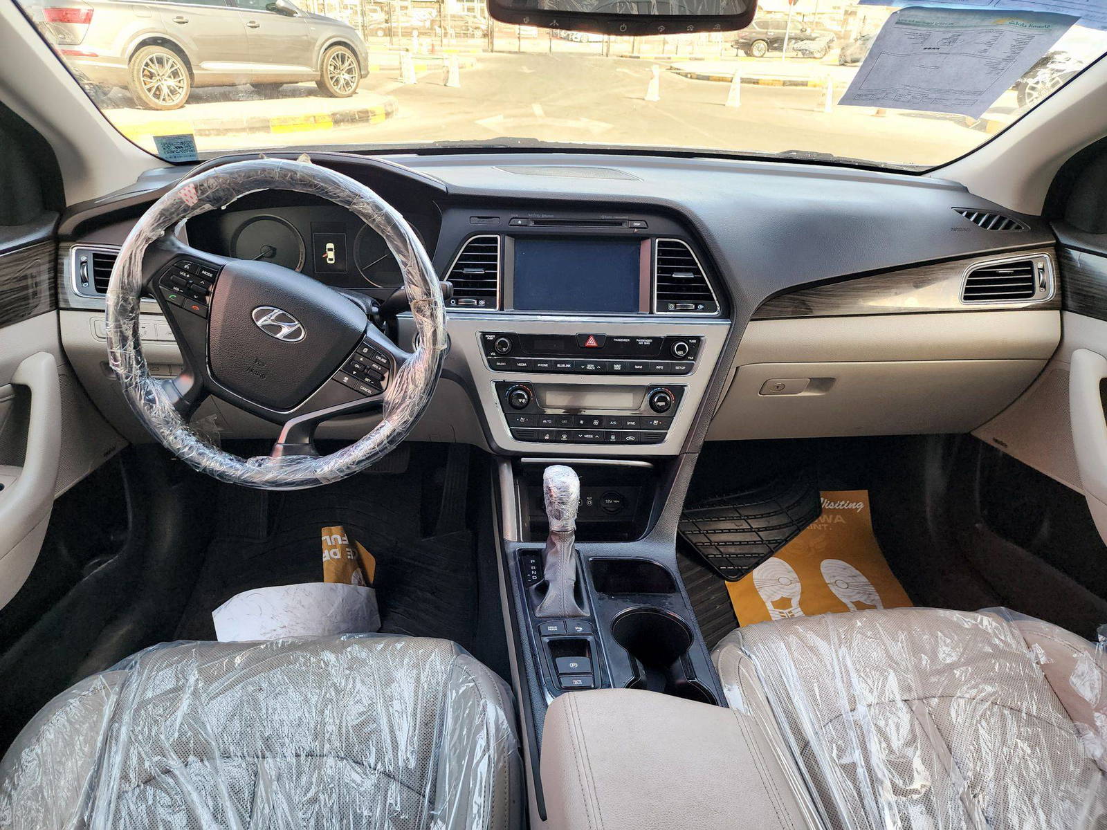 2015 HYUNDAI SONATA — 176842 Miles — Lot FH090 — Souq - Marhaba Auctions Used Cars - Image 7