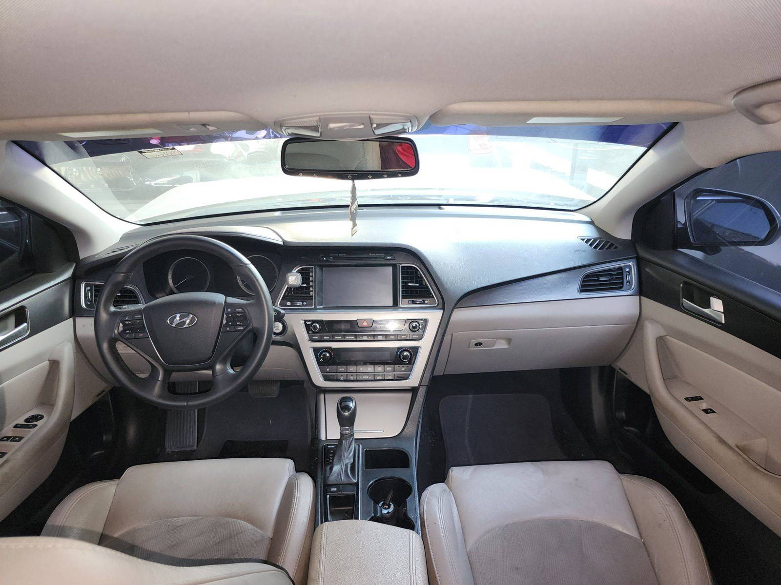 2015 HYUNDAI SONATA SPORT — 167371 Miles — Lot 41055704 — Al Quoz - Marhaba Auctions Used Cars - Image 8
