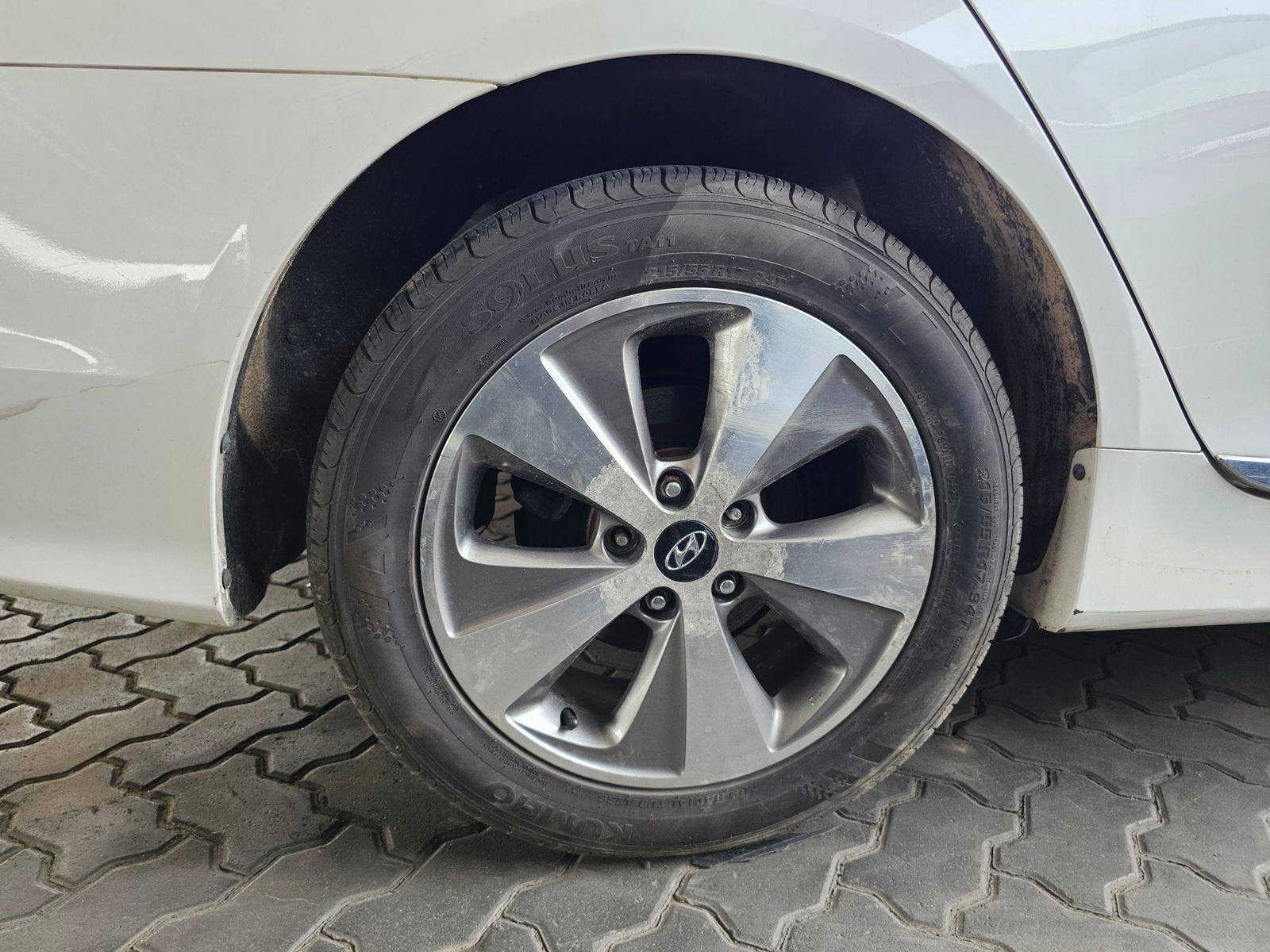 2012 HYUNDAI SONATA — 243989 KM — Lot 029166 — Souq - Marhaba Auctions Used Cars - Image 11