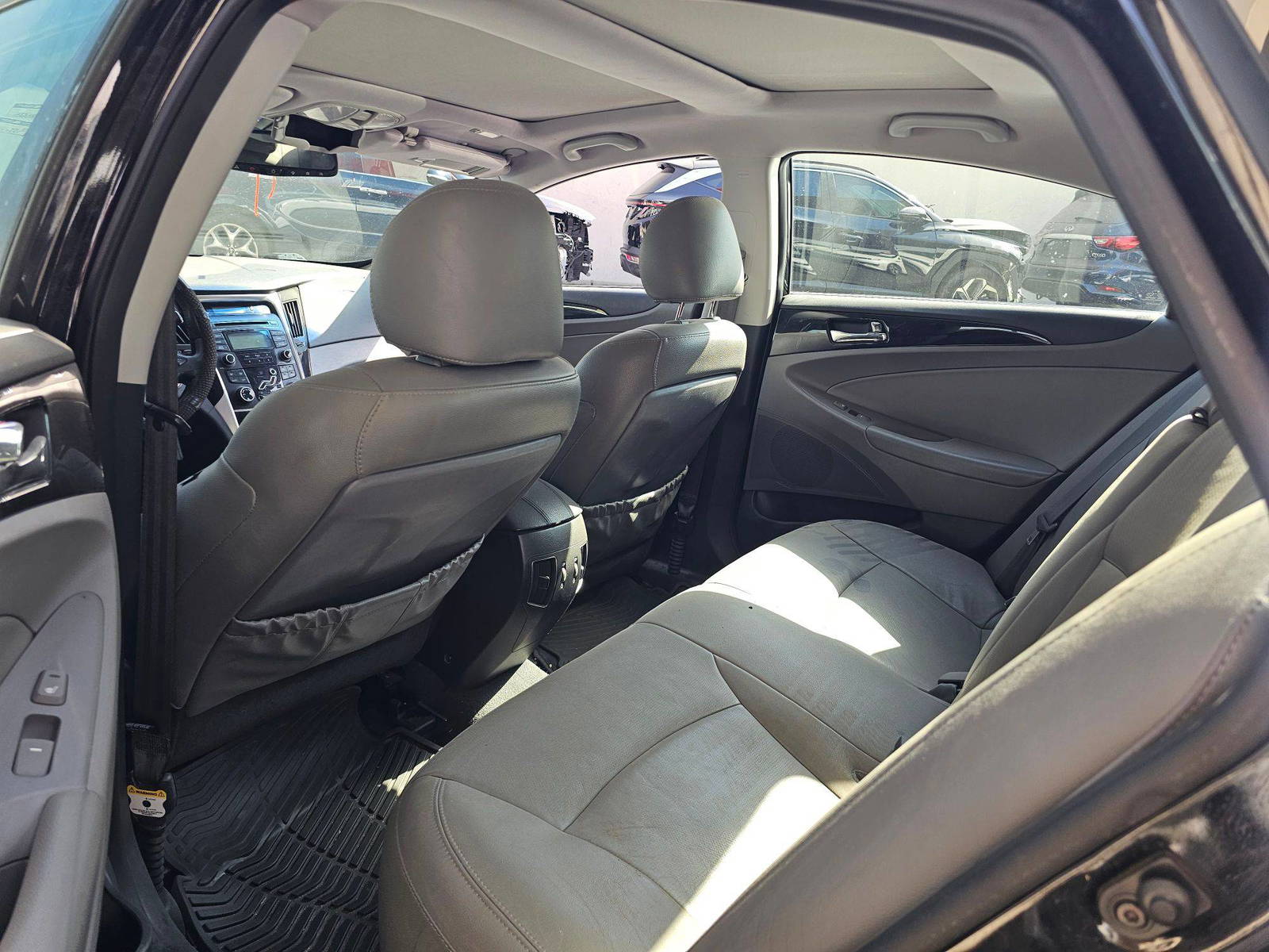 2012 HYUNDAI SONATA — 123666 Miles — Lot CH498997 — Souq - Marhaba Auctions Used Cars - Image 7