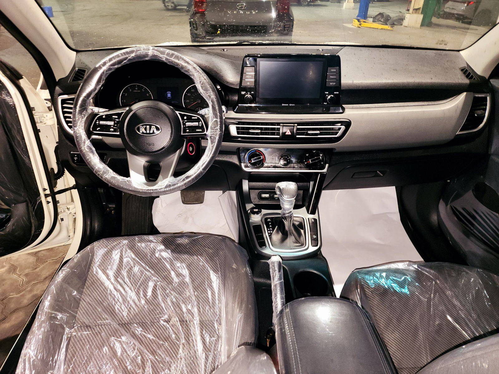 2021 KIA SELTOS — 22715 Miles — Lot M7094393 — Souq - Marhaba Auctions Used Cars - Image 7