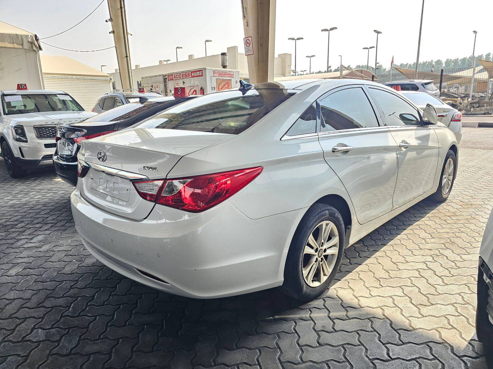 2012 HYUNDAI SONATA — 151078 KM — Lot 458476 — Souq - Marhaba Auctions Used Cars - Image 4