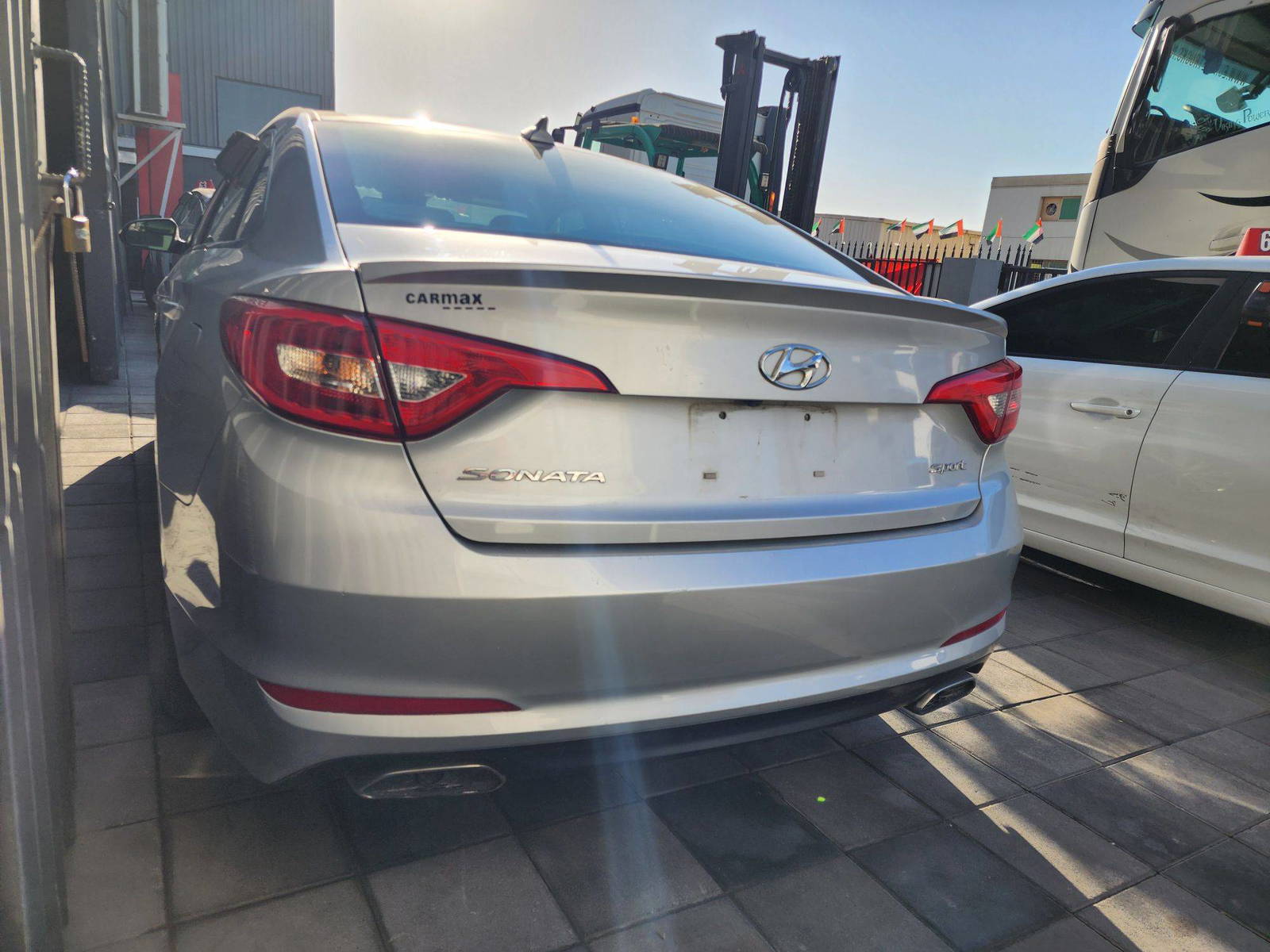 2016 HYUNDAI SONATA — 105270 Miles — Lot 67141344 — Al Quoz - Marhaba Auctions Used Cars - Image 4