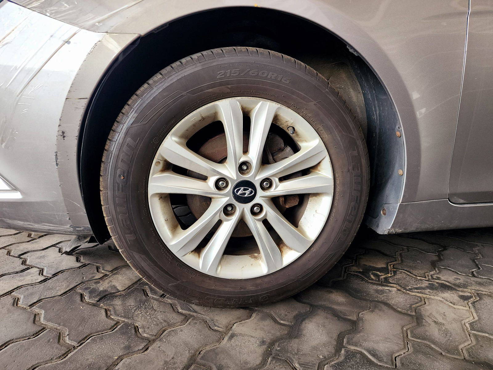 2010 HYUNDAI SONATA — 145370 KM — Lot 013750 — Souq - Marhaba Auctions Used Cars - Image 10