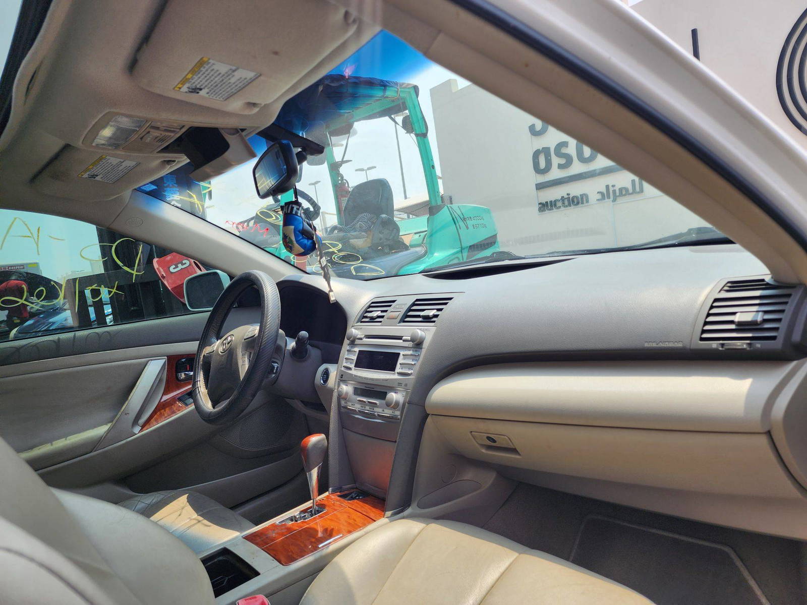2011 TOYOTA CAMRY — 208507 KM — Lot 3057 — Souq - Marhaba Auctions Used Cars - Image 9
