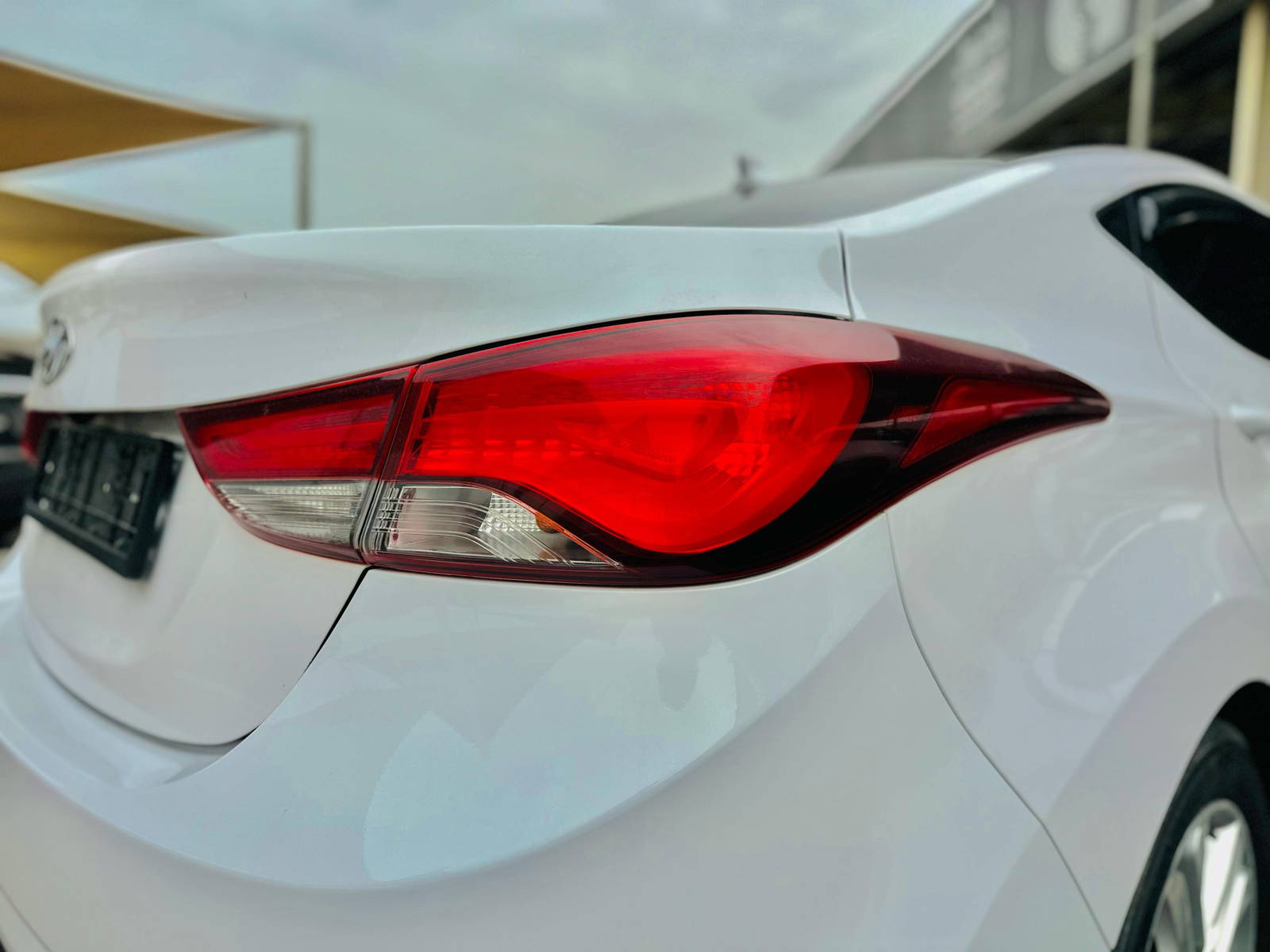 2016 HYUNDAI ELANTRA — 149426 KM — Lot 8GU591639 — Souq - Marhaba Auctions Used Cars - Image 13