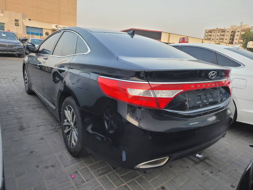2012 HYUNDAI GRANDEUR — 255115 KM — Lot 135343 — Main - Marhaba Auctions Used Cars - Image 6
